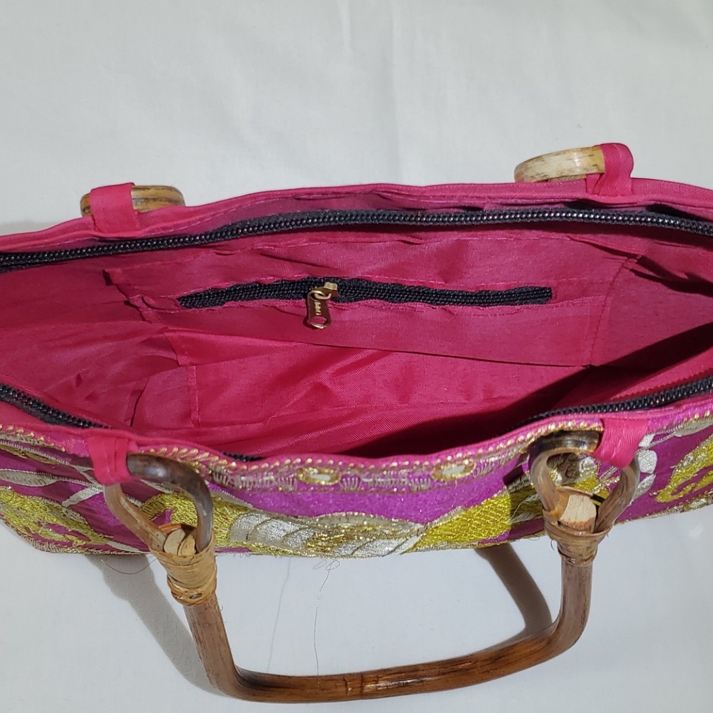 Purse with embroidered elephants - Picture 4 of 9
